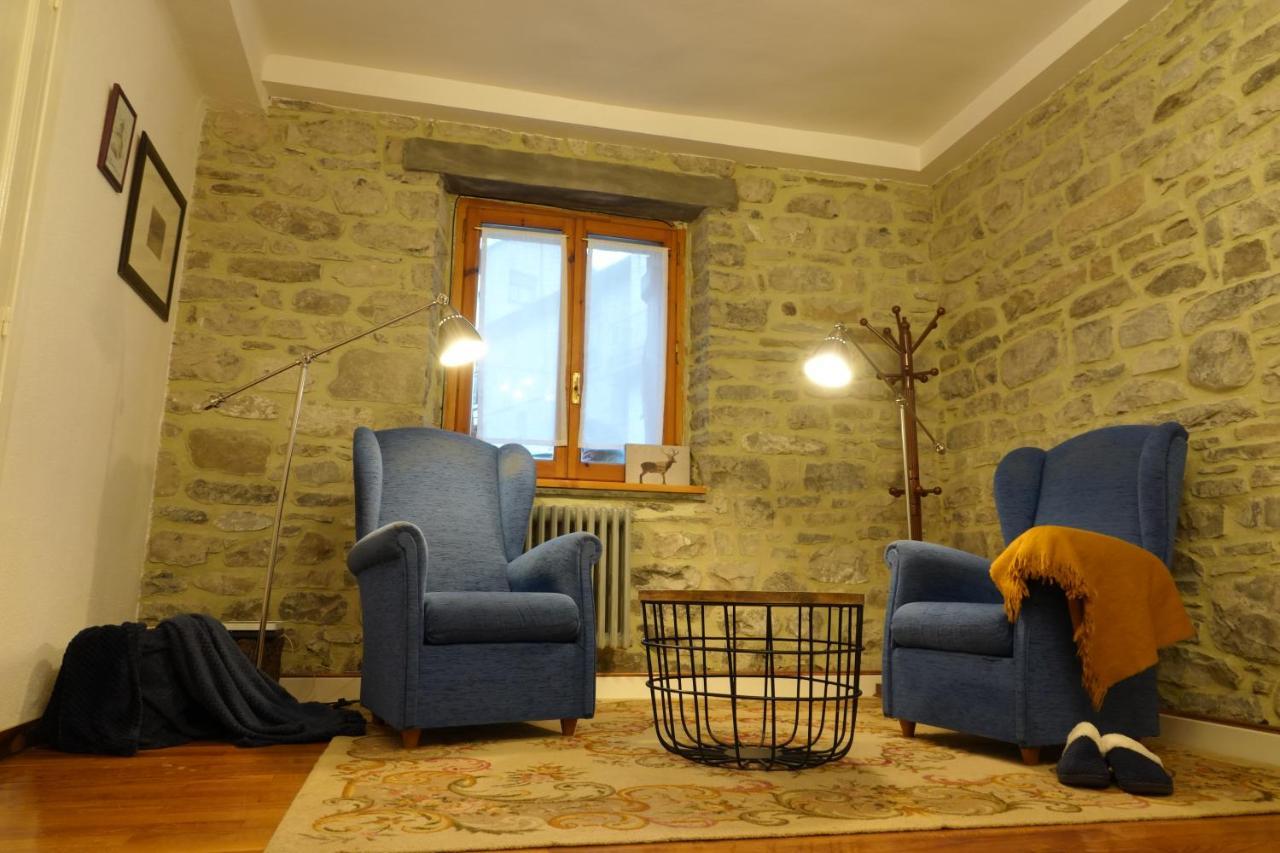 Cirjuana, Casa En El Centro Con Agradable Jardin Y Barbacoa By Pirineos 360 Villa Биескас Екстериор снимка