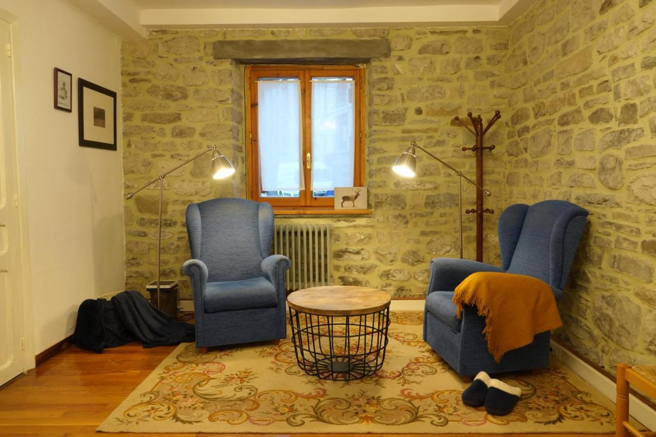 Cirjuana, Casa En El Centro Con Agradable Jardin Y Barbacoa By Pirineos 360 Villa Биескас Екстериор снимка