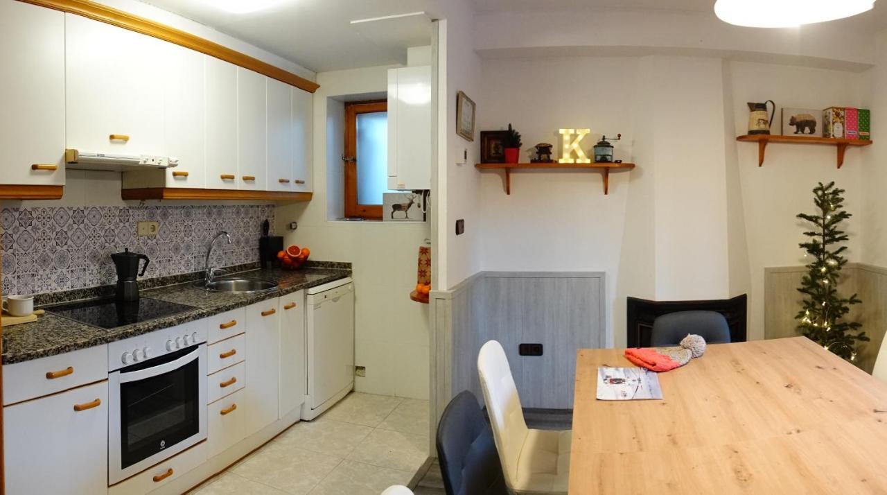 Cirjuana, Casa En El Centro Con Agradable Jardin Y Barbacoa By Pirineos 360 Villa Биескас Екстериор снимка