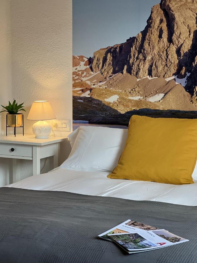 Cirjuana, Casa En El Centro Con Agradable Jardin Y Barbacoa By Pirineos 360 Villa Биескас Екстериор снимка