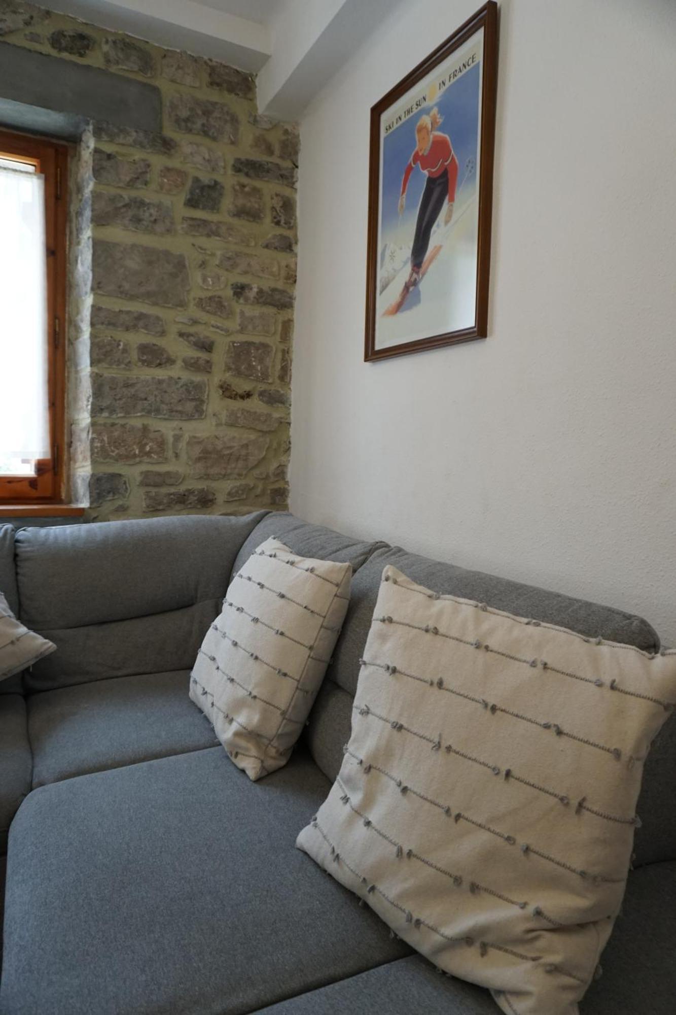 Cirjuana, Casa En El Centro Con Agradable Jardin Y Barbacoa By Pirineos 360 Villa Биескас Екстериор снимка