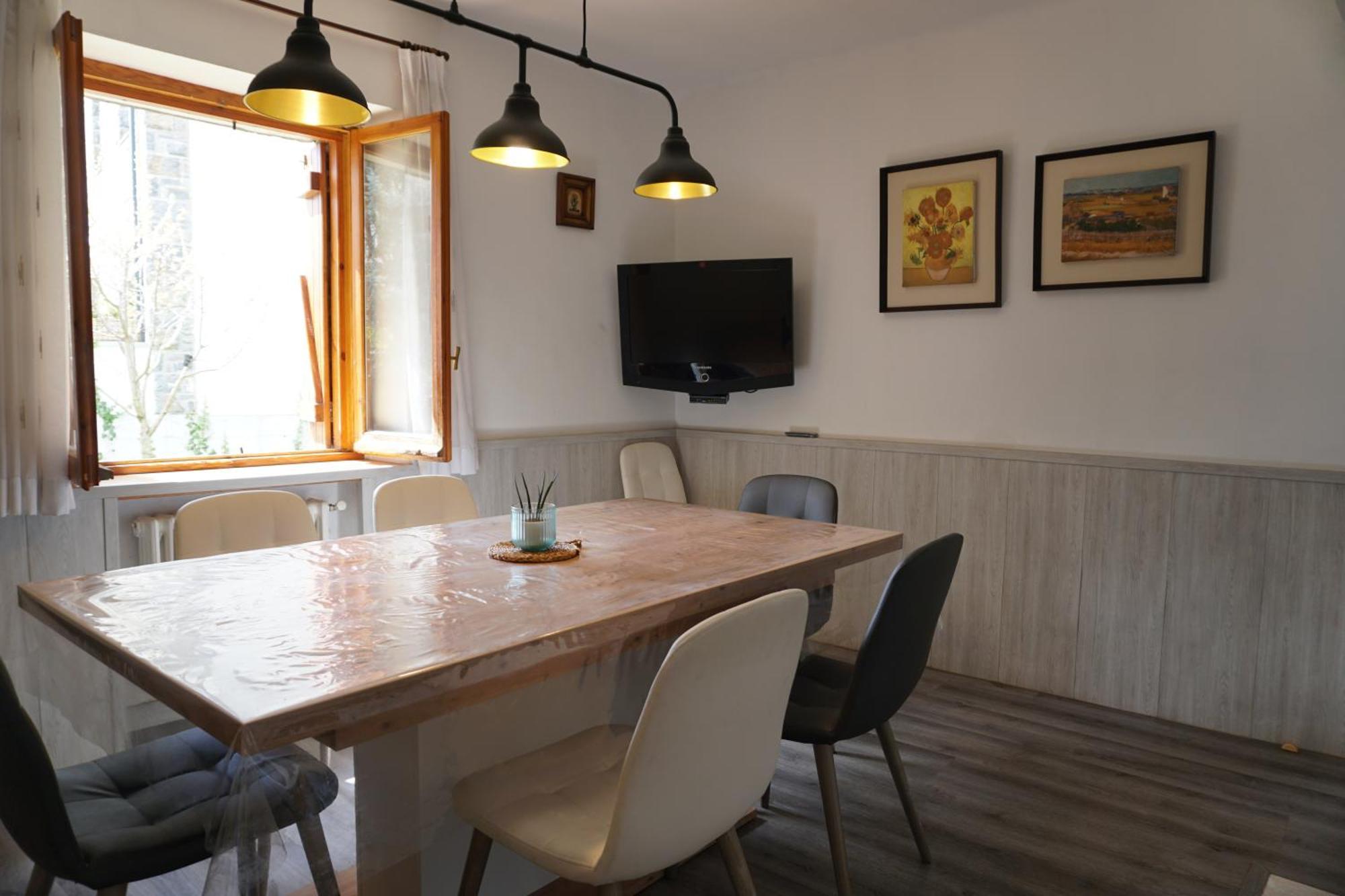 Cirjuana, Casa En El Centro Con Agradable Jardin Y Barbacoa By Pirineos 360 Villa Биескас Екстериор снимка