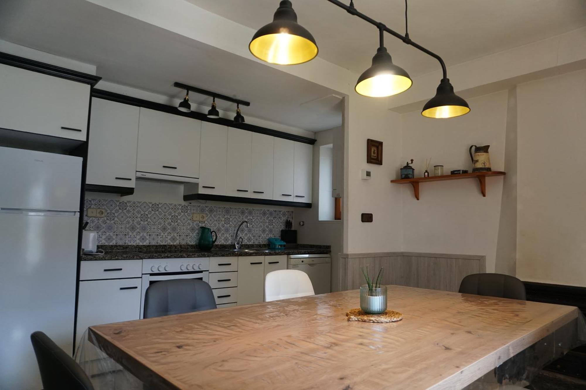 Cirjuana, Casa En El Centro Con Agradable Jardin Y Barbacoa By Pirineos 360 Villa Биескас Екстериор снимка